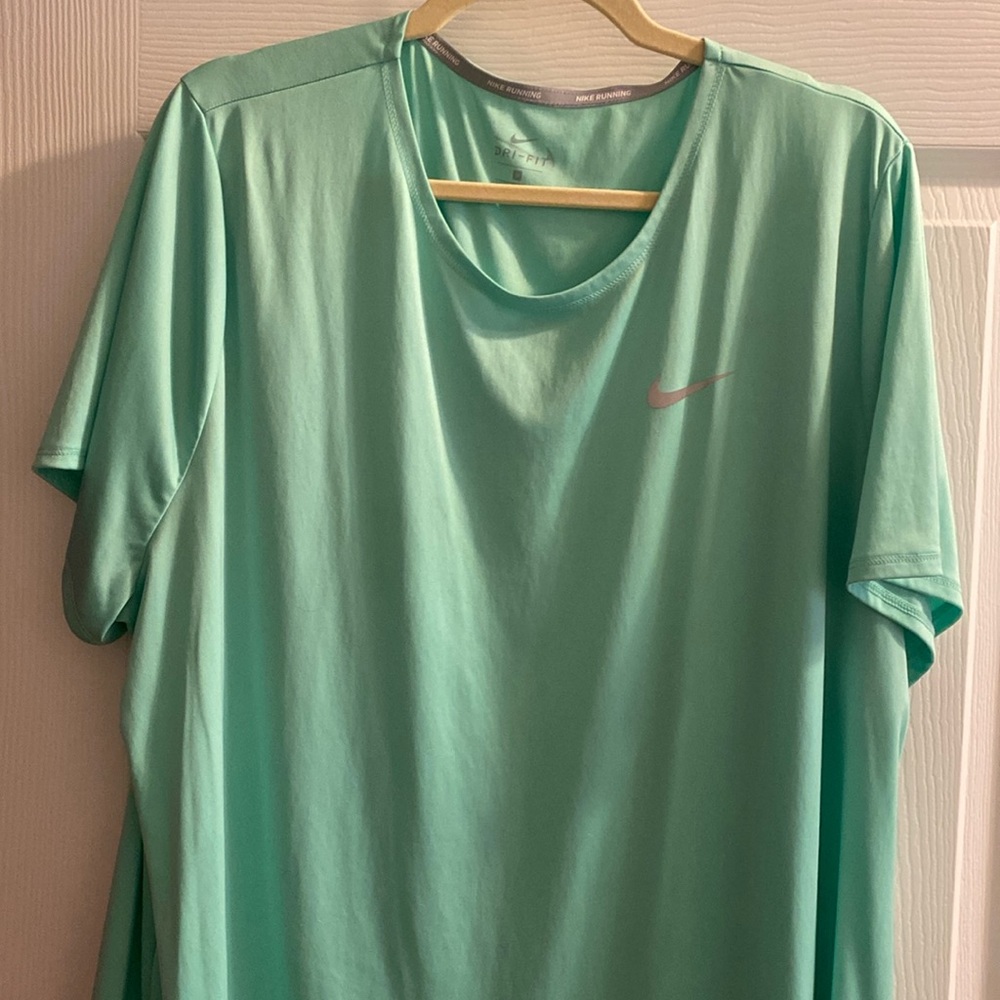Nike womens plus size tee